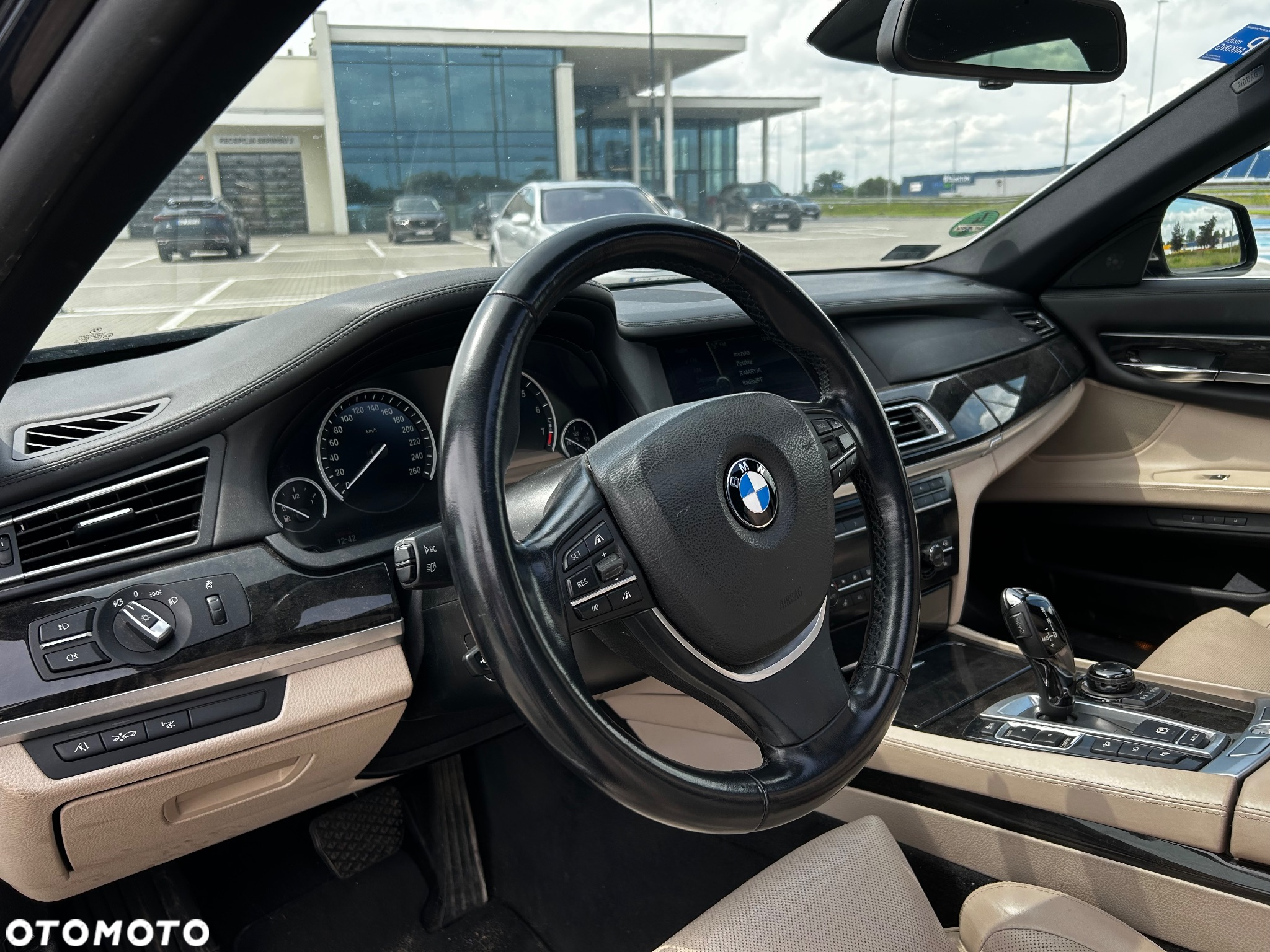 BMW Seria 7 750i L xDrive - 9