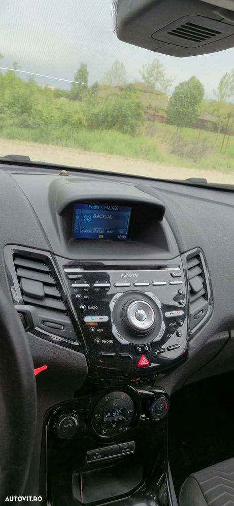 Ford Fiesta 1.0 EcoBoost Start-Stop Titanium - 12