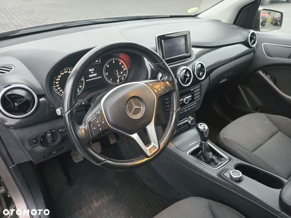 Mercedes-Benz Klasa B 180 d BlueEFFICIENCY Edition Style - 13