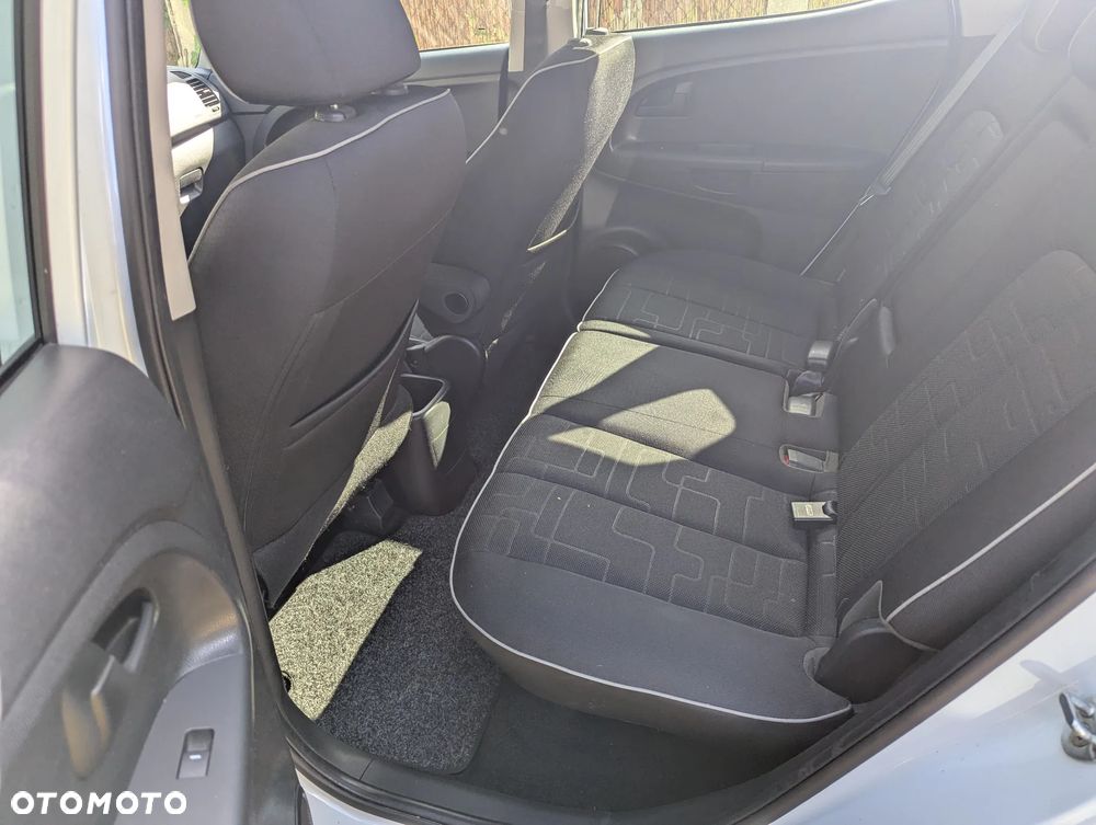 Kia Venga 1.4 CVVT Dream Team Edition - 11