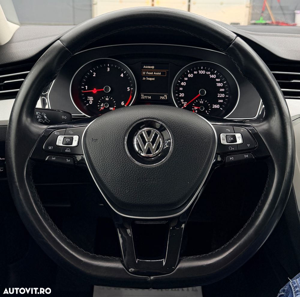 Volkswagen Passat Variant 2.0 TDI (BlueMotion Technology) Trendline - 32