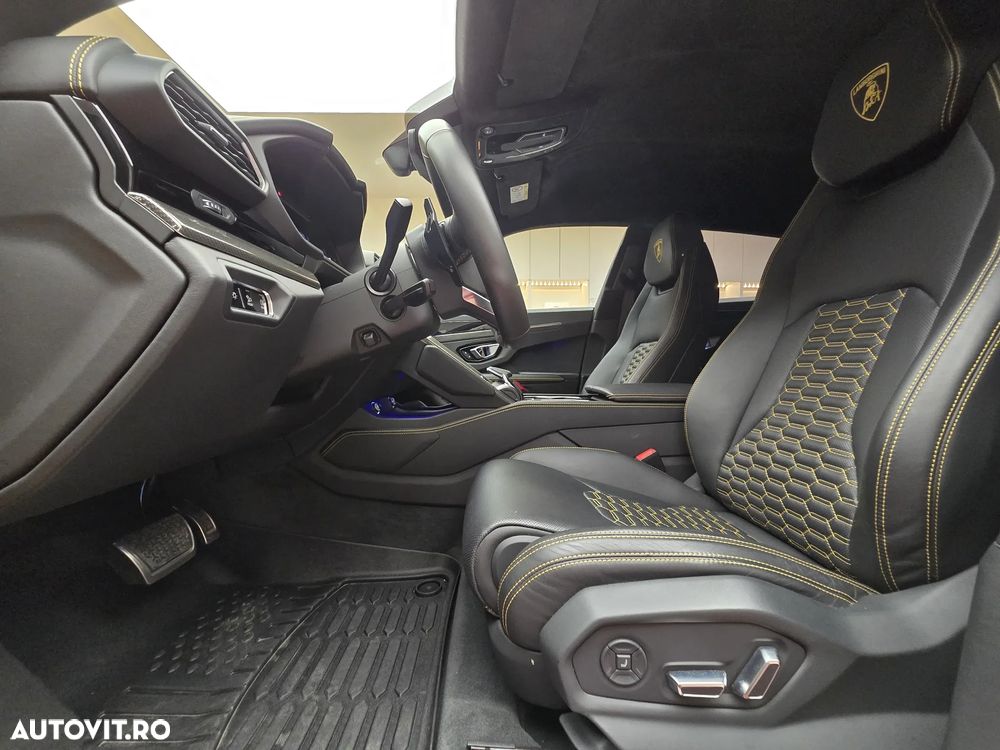 Lamborghini URUS - 25