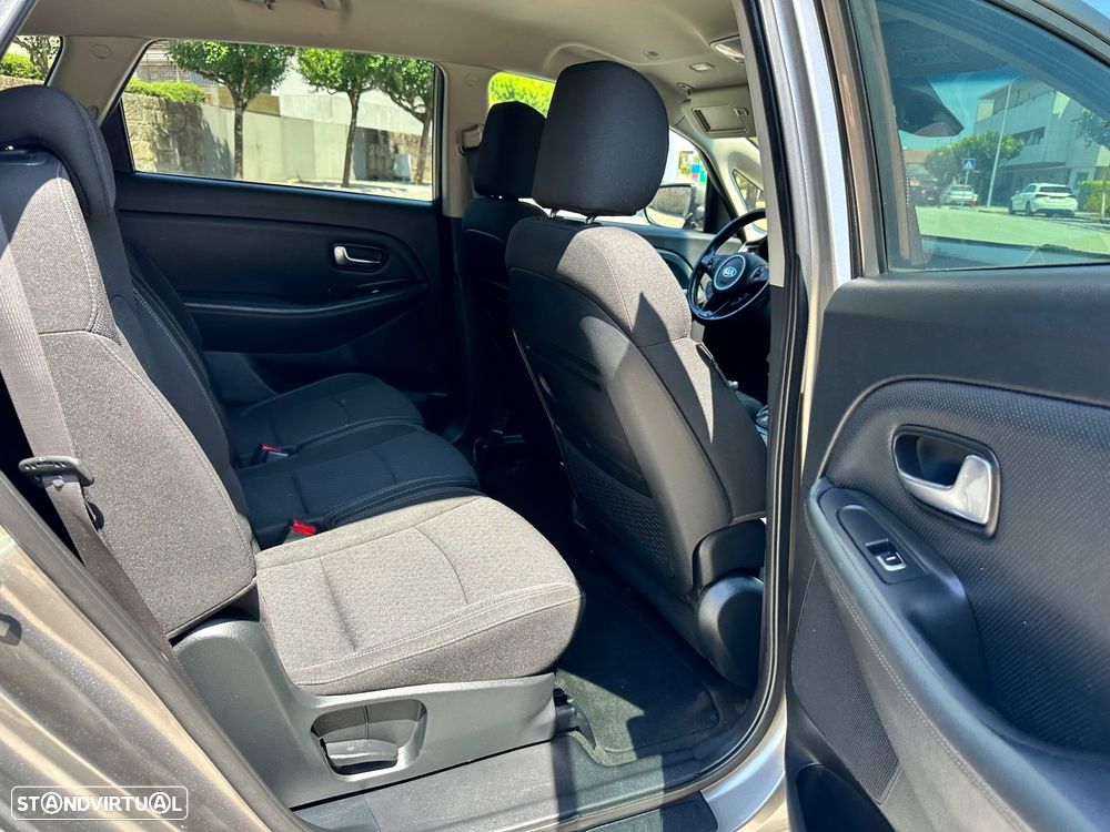 Kia Carens 1.7 CRDi ISG TX - 30