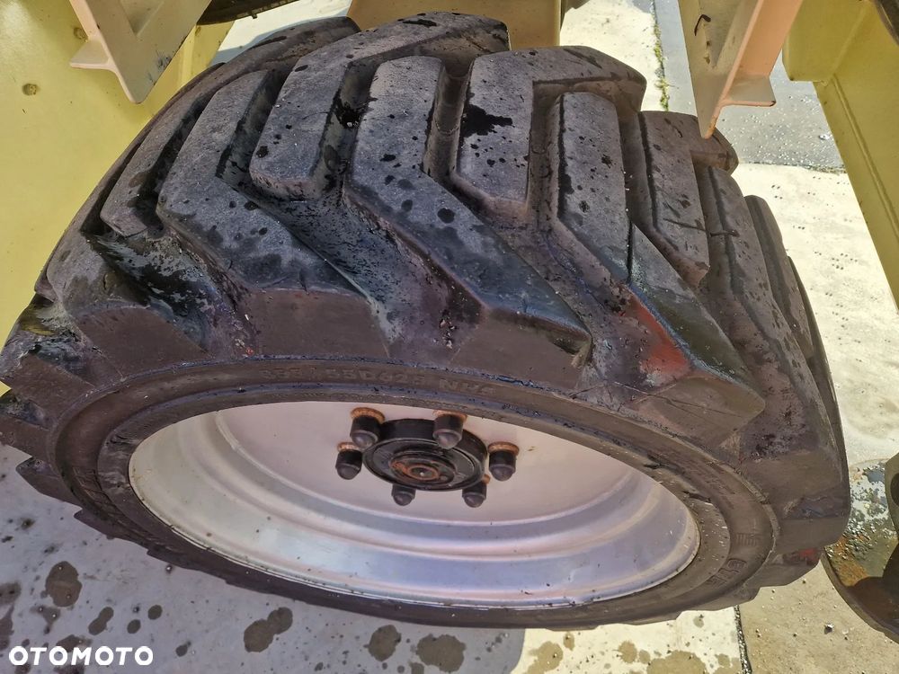 JLG 203-24 R444 - 17