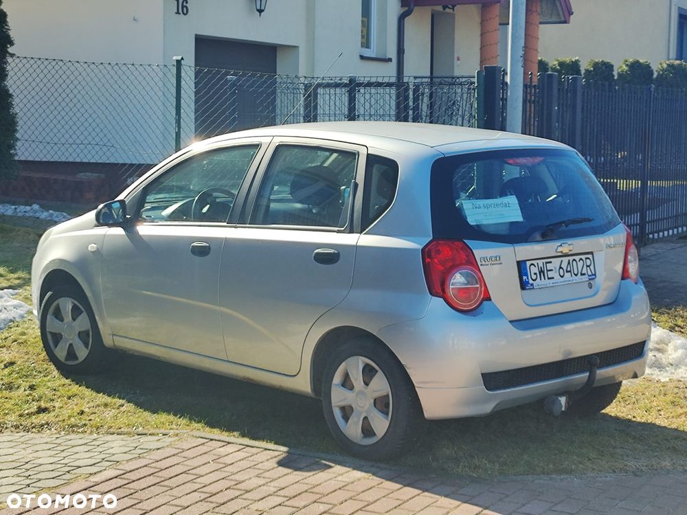 Chevrolet Aveo 1.2 16V Base / Classic - 3