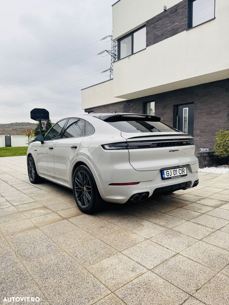 Porsche Cayenne Coupe - 5