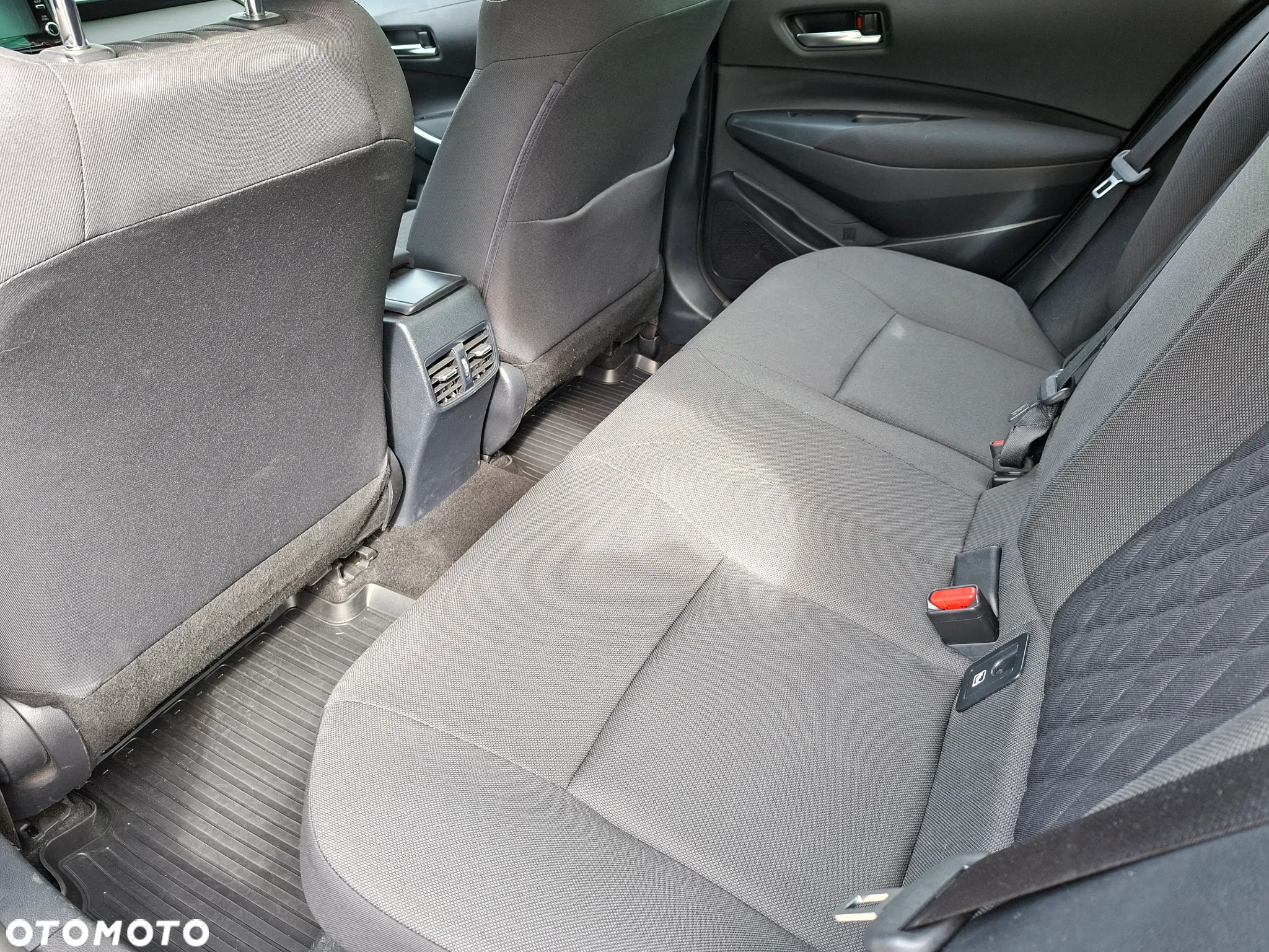 Toyota Corolla 1.8 Hybrid Comfort - 9