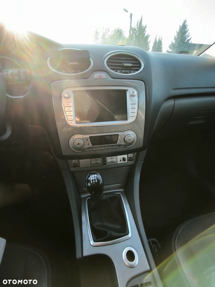 Ford Focus 1.6 Ti-VCT Titanium - 19
