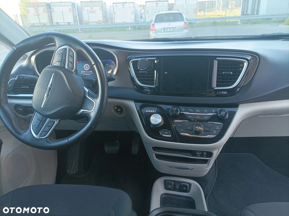 Chrysler Pacifica - 7
