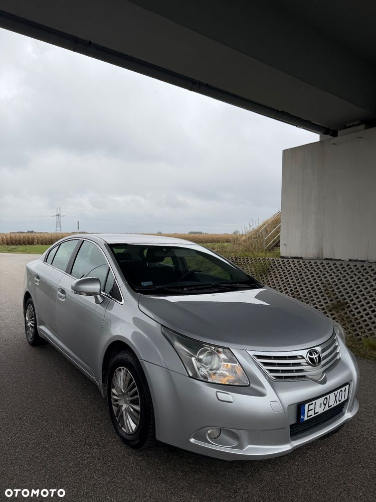 Toyota Avensis - 1