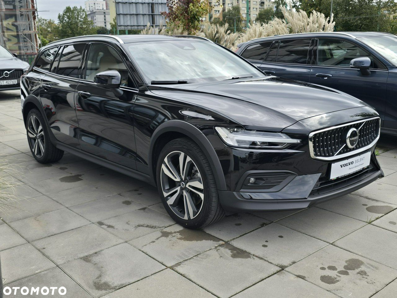 Volvo V60 Cross Country B5 B AWD Ultimate - 4