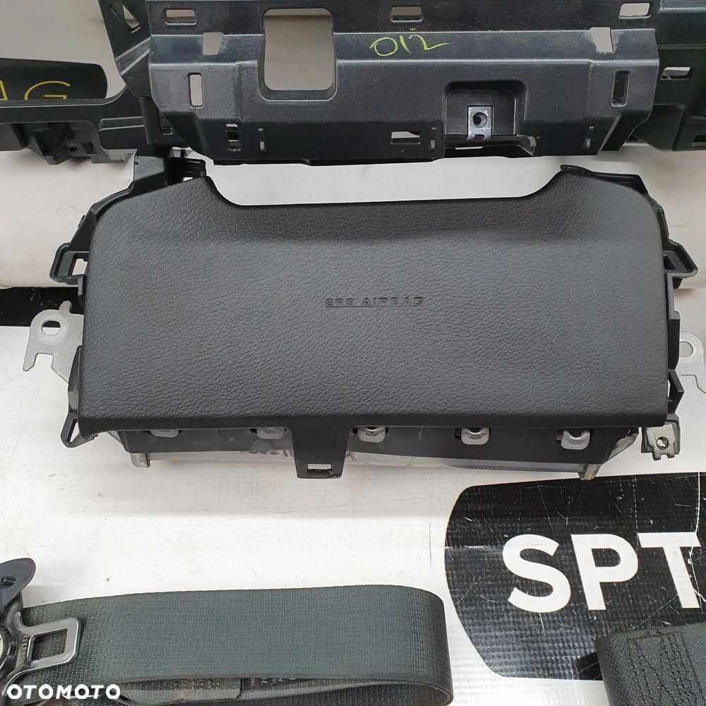 TOYOTA COROLLA E21 DESKA ROZDZIELCZA NITKA KONSOLA KOKPIT PULPIT PODUSZKI AIRBAG AIR BAG PASY KIT SET - 9