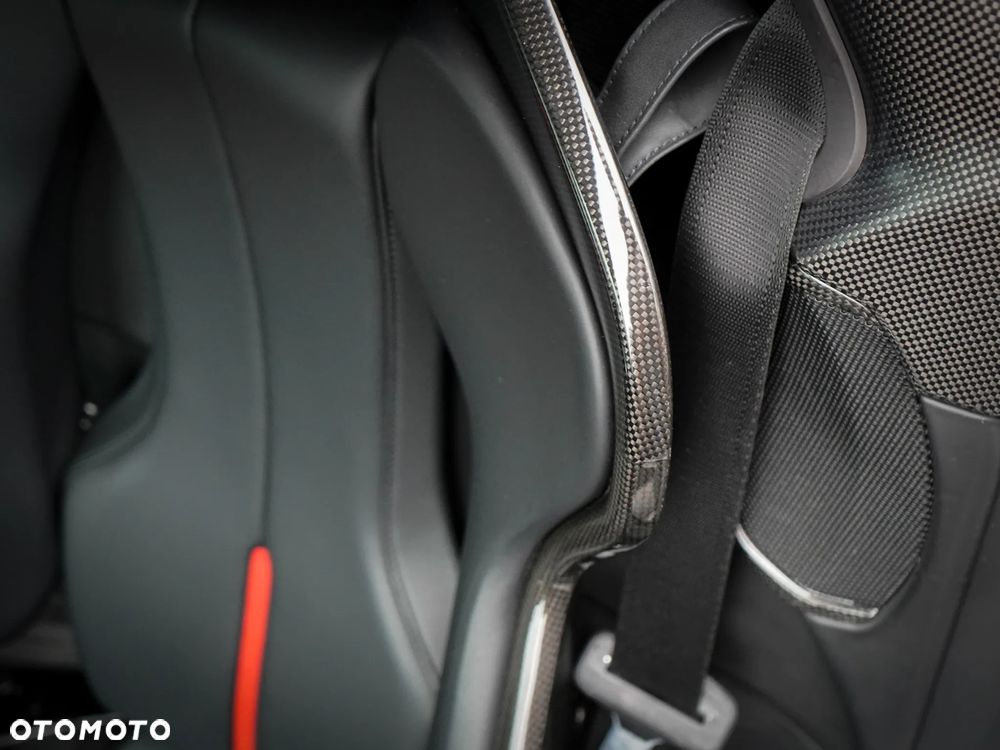 Ferrari SF90 Spider - 32