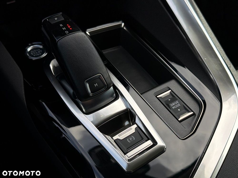 Peugeot 3008 1.5 BlueHDi Allure Pack S&S EAT8 - 24