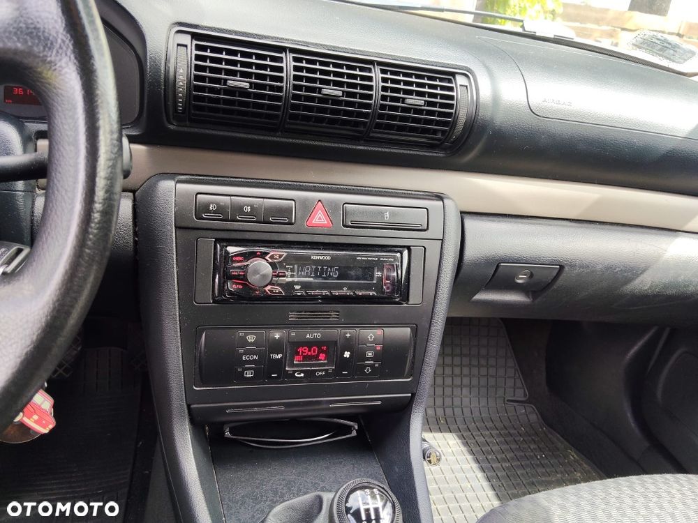 Audi A4 Limousine - 6