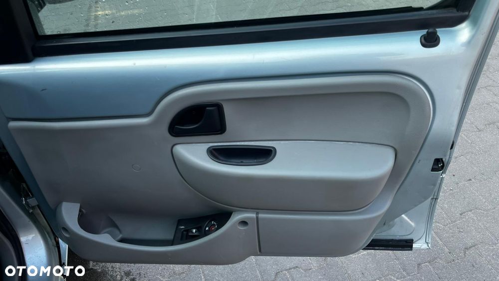 Renault Kangoo 1.2 16V Campus - 25