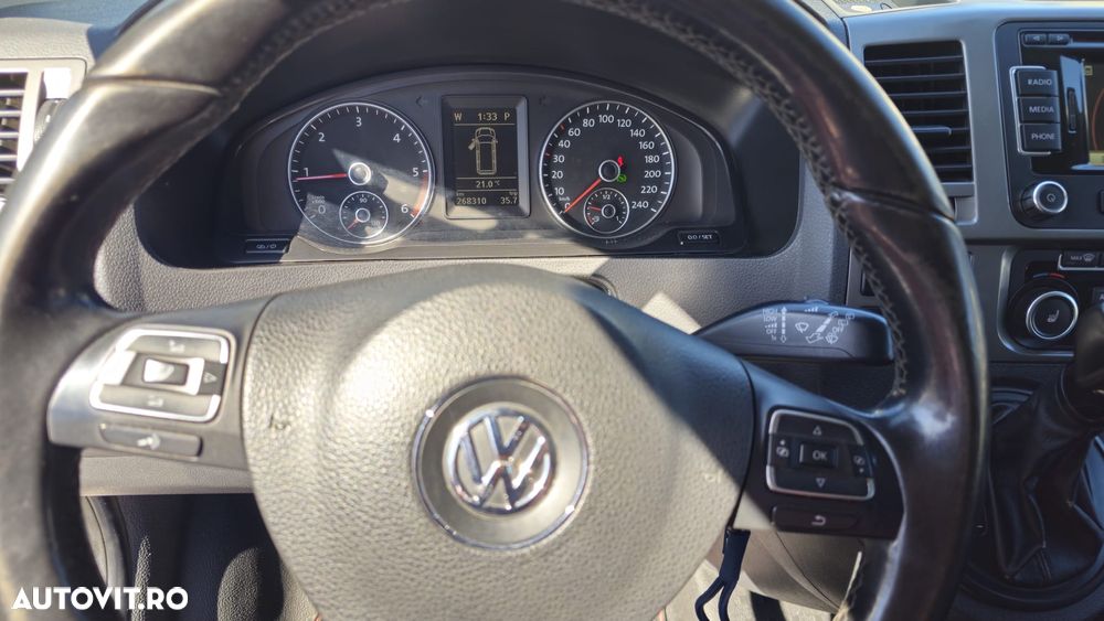 Volkswagen Caravelle - 10