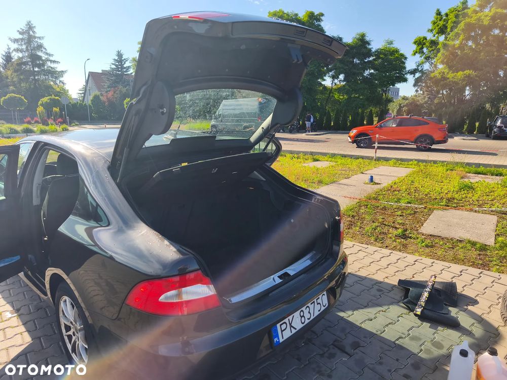Skoda Superb 2.0 TDI Ambition DSG - 10