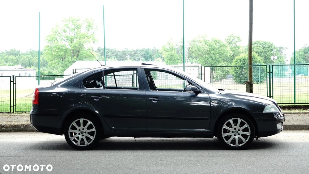 Skoda Octavia 2.0 FSI Automatik Laurin & Klement - 36