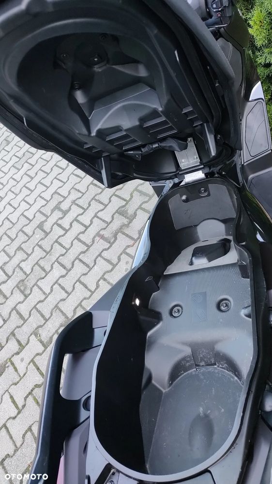 Yamaha X-max - 16