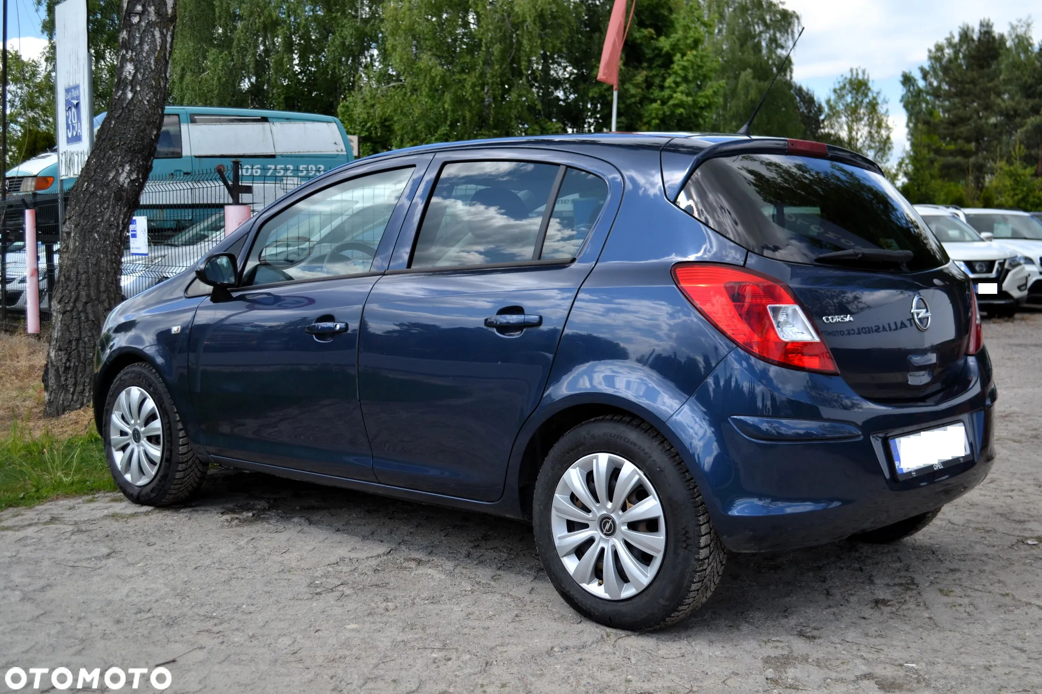 Opel Corsa 1.2 16V Essentia - 5