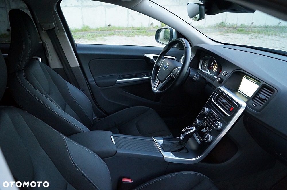 Volvo V60 D4 Geartronic Summum - 23