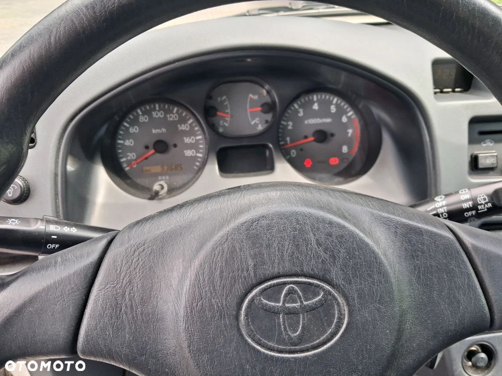 Toyota RAV4 2.0 GLi - 19