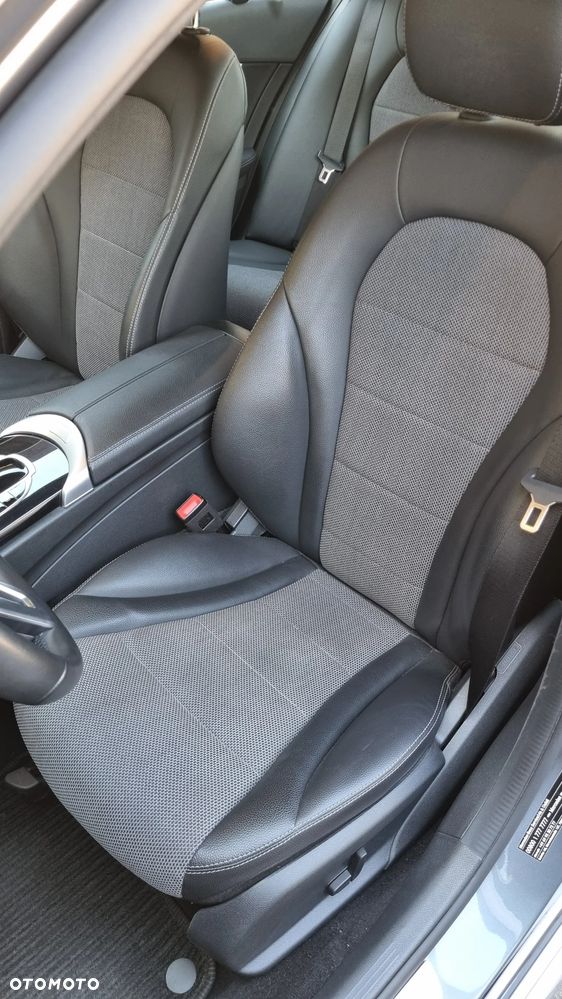 Mercedes-Benz Klasa C 220 d 4MATIC 9G-TRONIC - 11