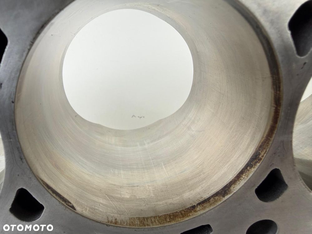 Cylinder tłoki Yamaha YZF-R1 RN32 RN49 RN65 MT 10 - 14