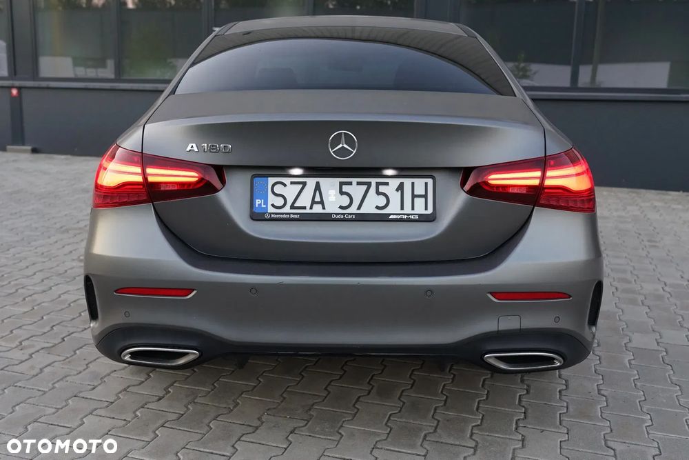 Mercedes-Benz Klasa A 180 7G-DCT AMG Line - 22