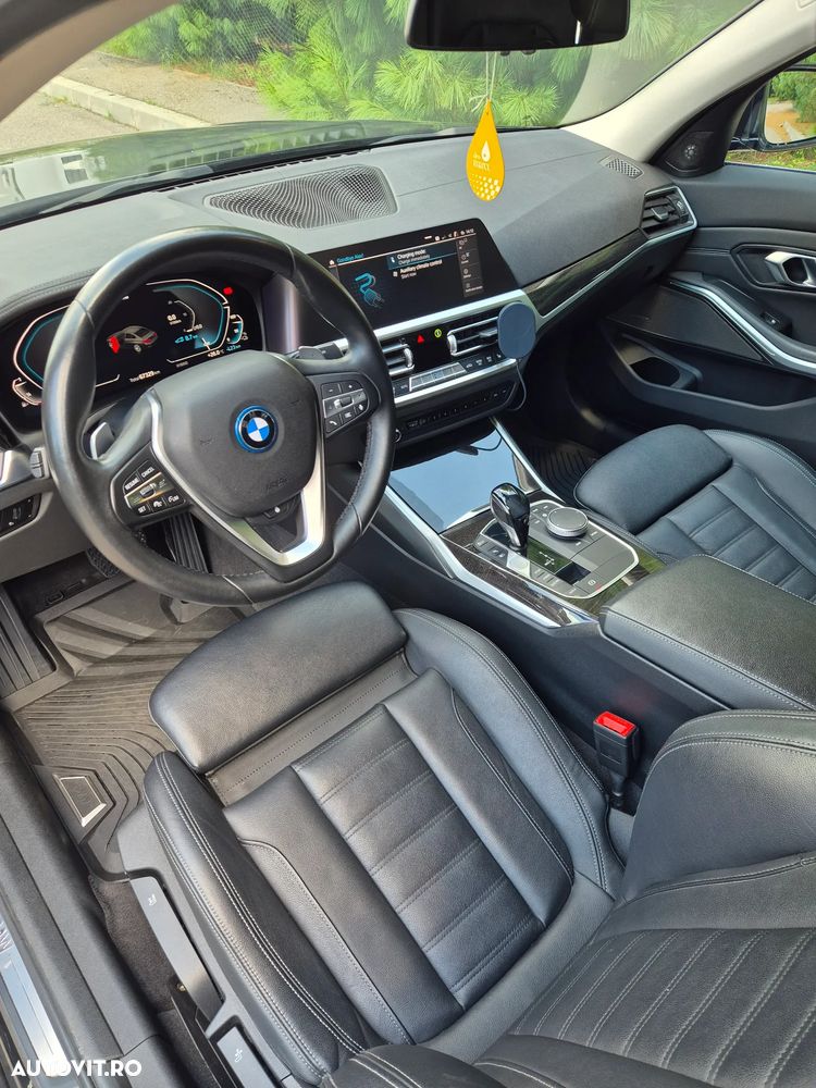 BMW Seria 3 330e AT PHEV - 10