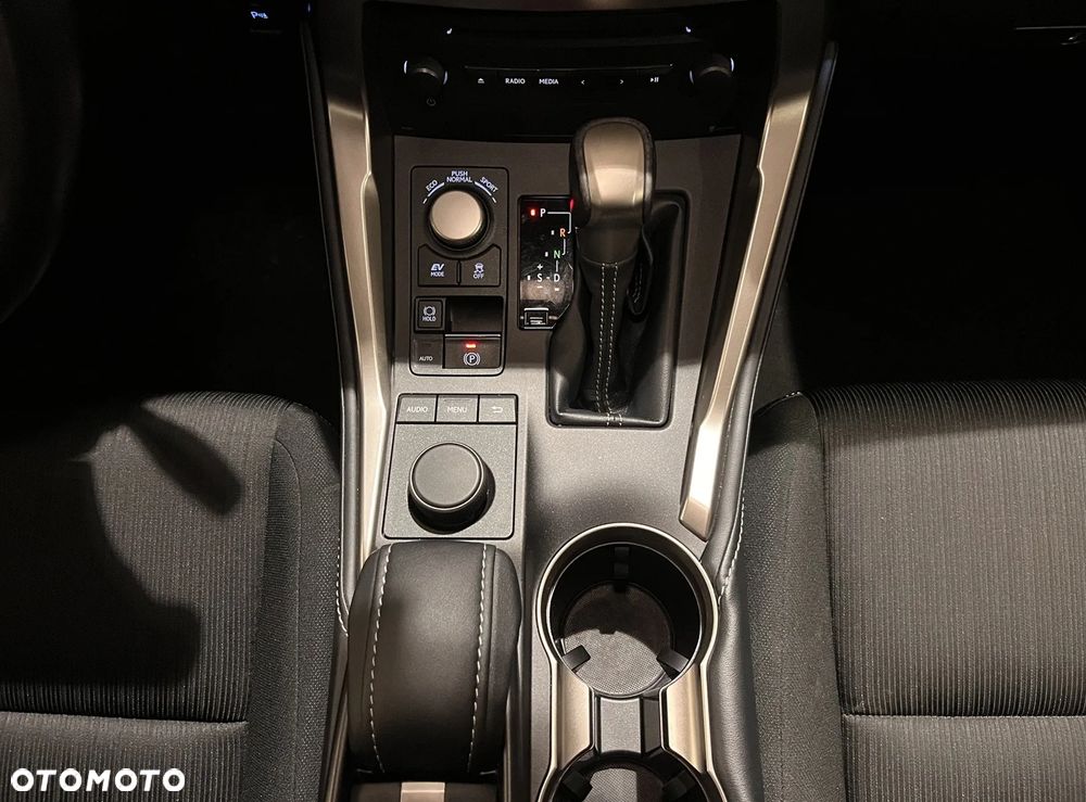 Lexus NX 300h Business Line - 17