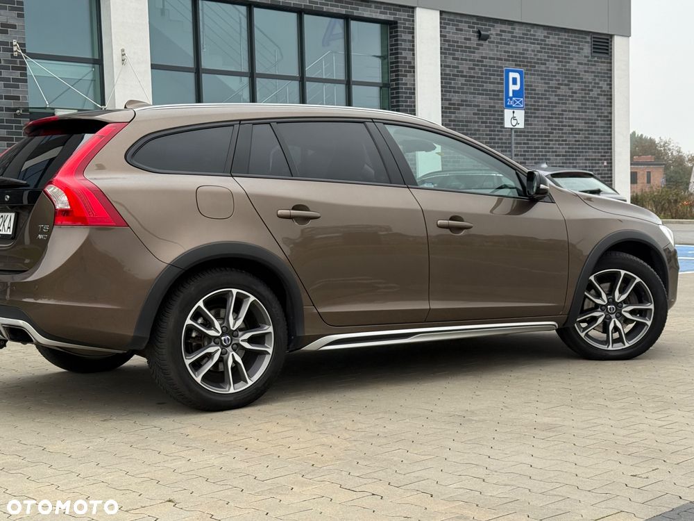 Volvo V60 Cross Country T5 AWD Summum - 7