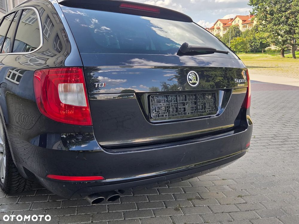Skoda Superb 2.0 TDI PD Comfort - 14