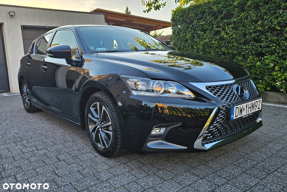Lexus CT - 3