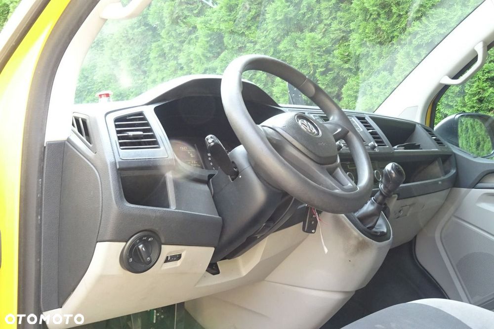 Volkswagen Transporter 2.0 TDI manual furgon serwisówka Sprowadzony - 36