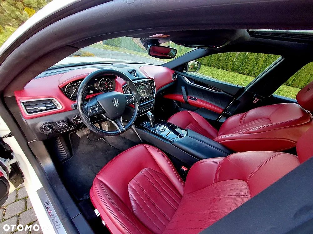 Maserati Ghibli GranSport - 17