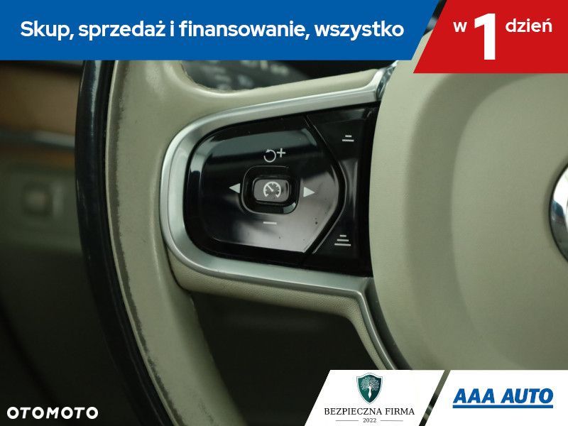 Volvo XC 90 - 18