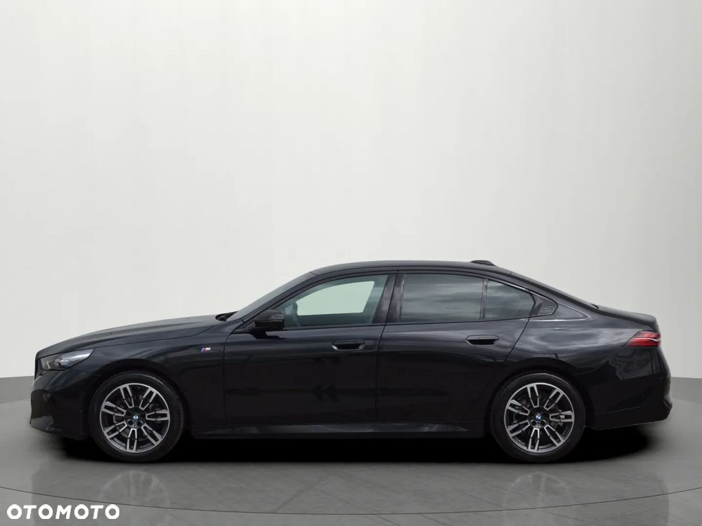 BMW Seria 5 520d xDrive mHEV M Sport - 4