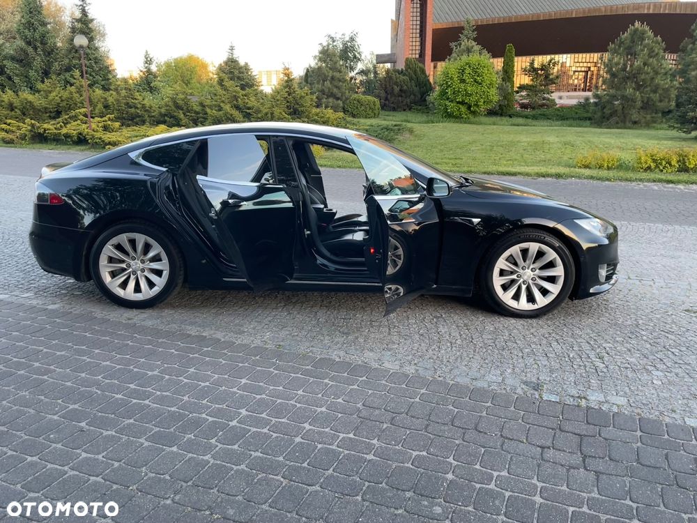 Tesla Model S - 13