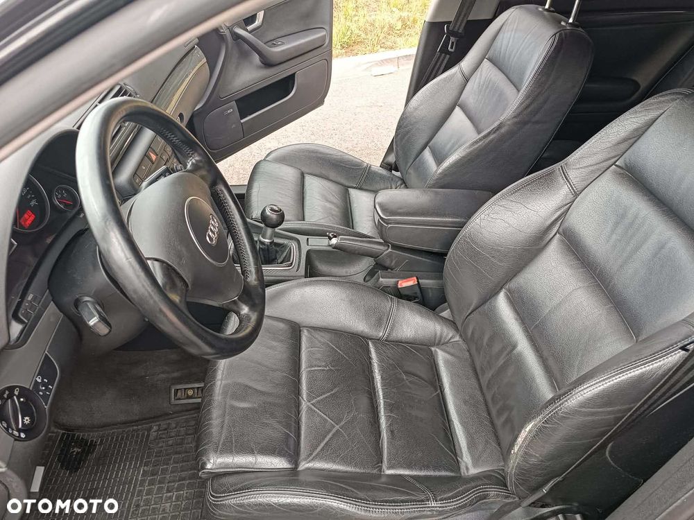 Audi A4 Limousine - 3