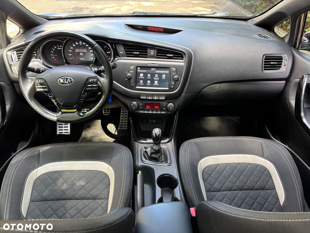 Kia Ceed 1.6 CRDi GT Line - 20