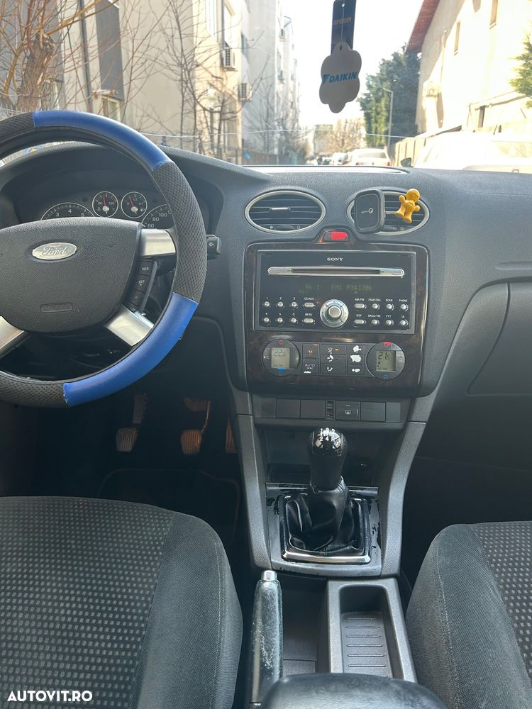 Ford Focus 1.6 Ti-VCT Ghia - 12