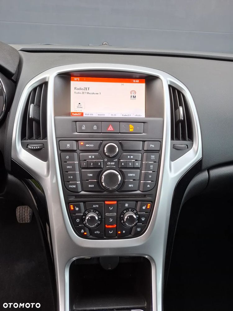 Opel Astra IV 1.4 T Cosmo - 19