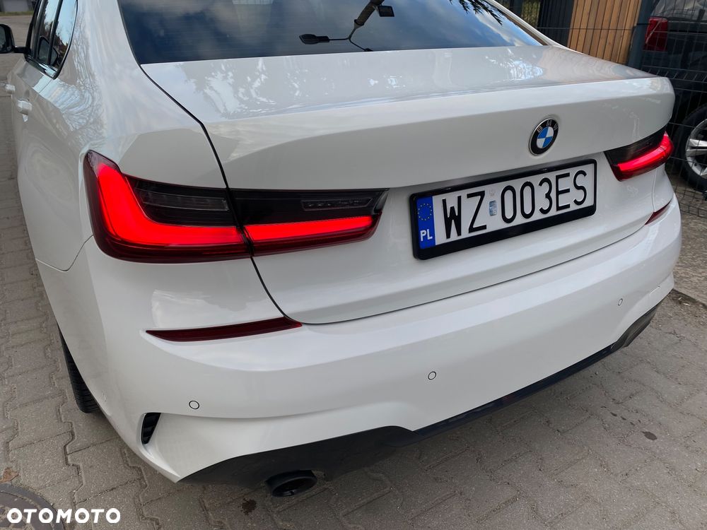 BMW Seria 3 318i M Sport - 12