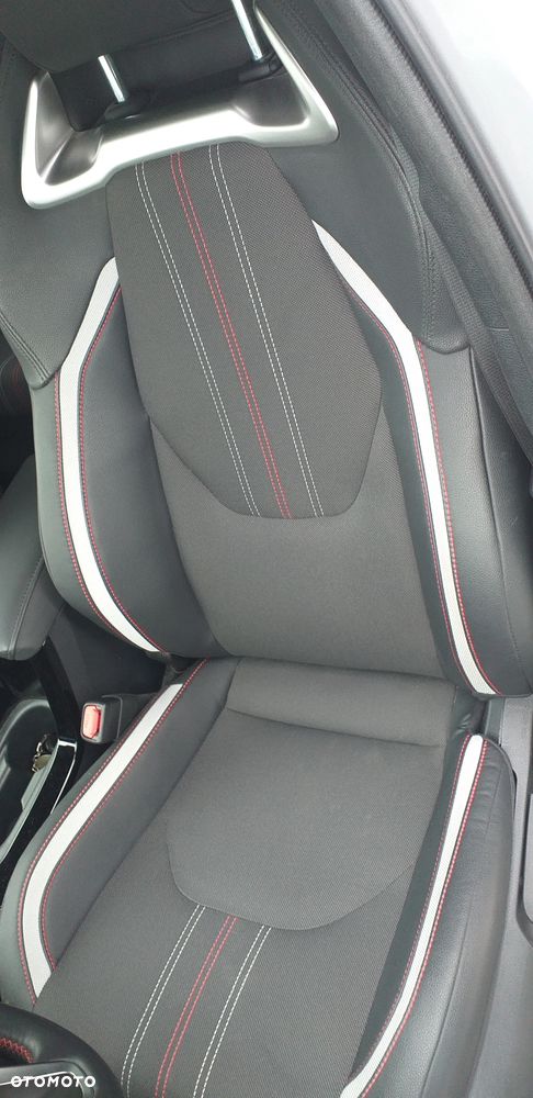 Toyota Corolla 2.0 Hybrid GR Sport - 10