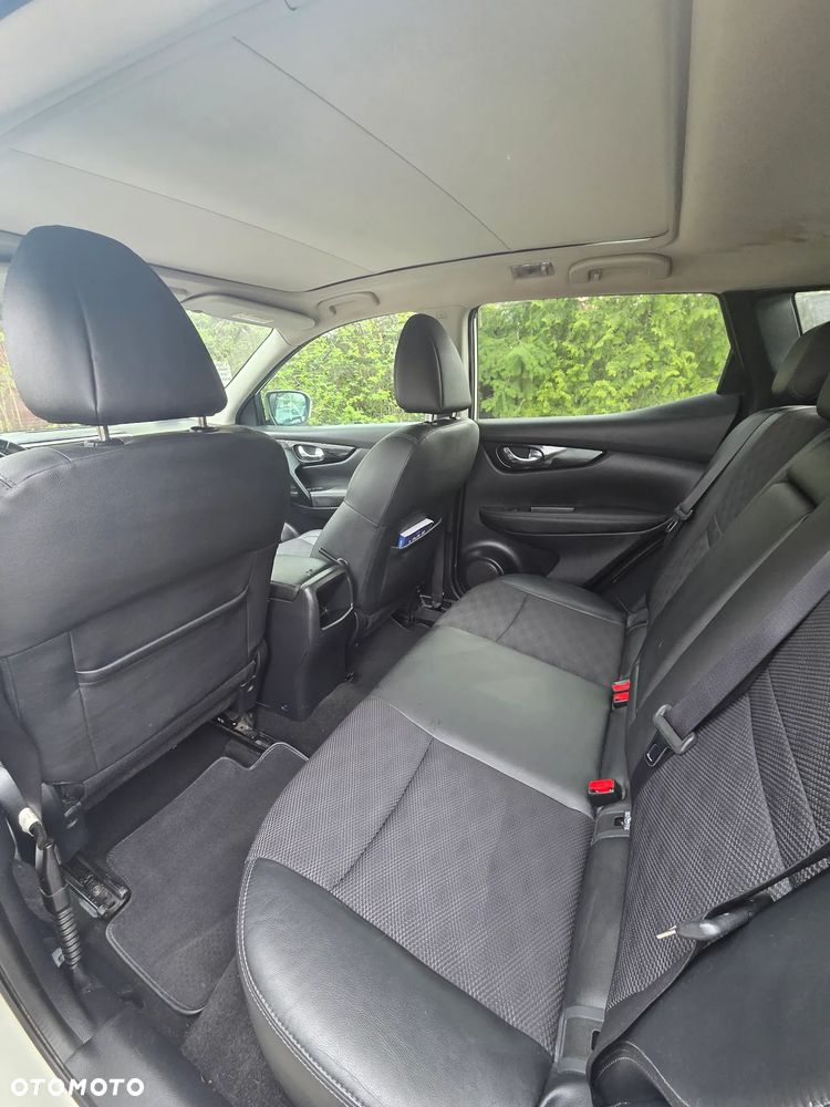 Nissan Qashqai 1.6 DCi Xtronic N-Connecta - 9