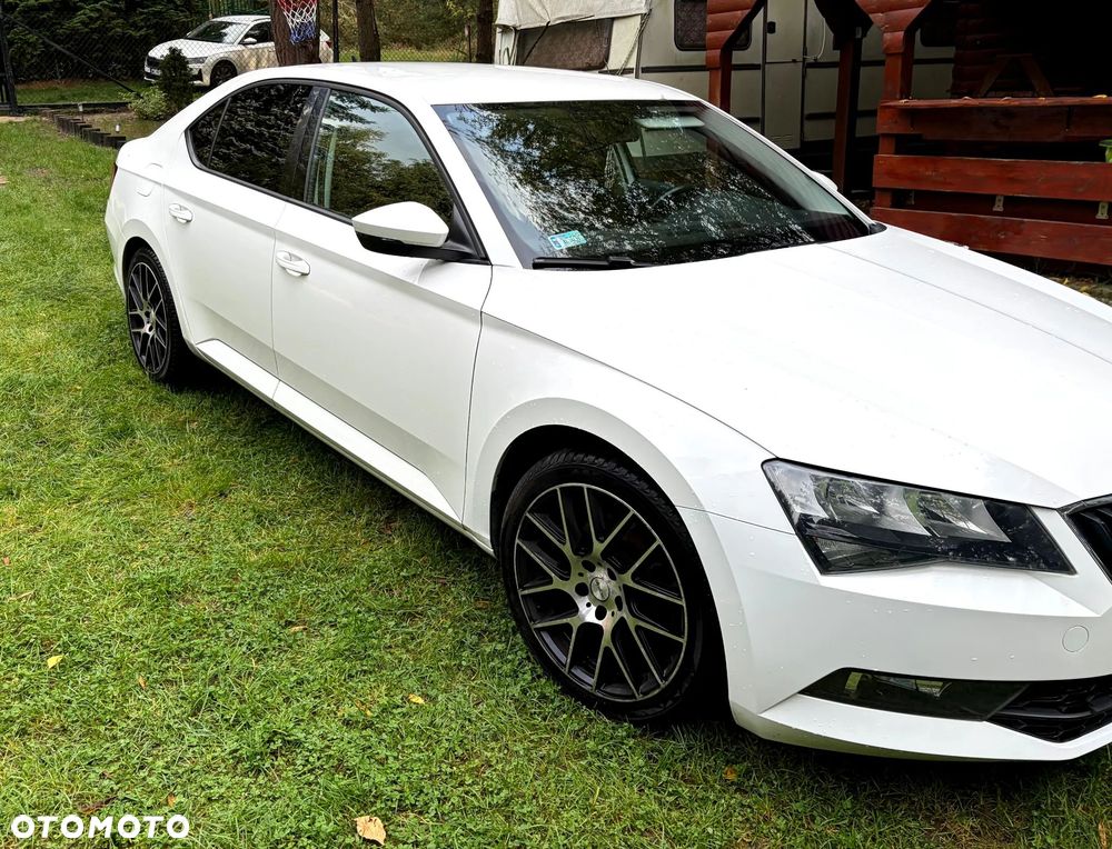 Skoda Superb 2015 photo 3