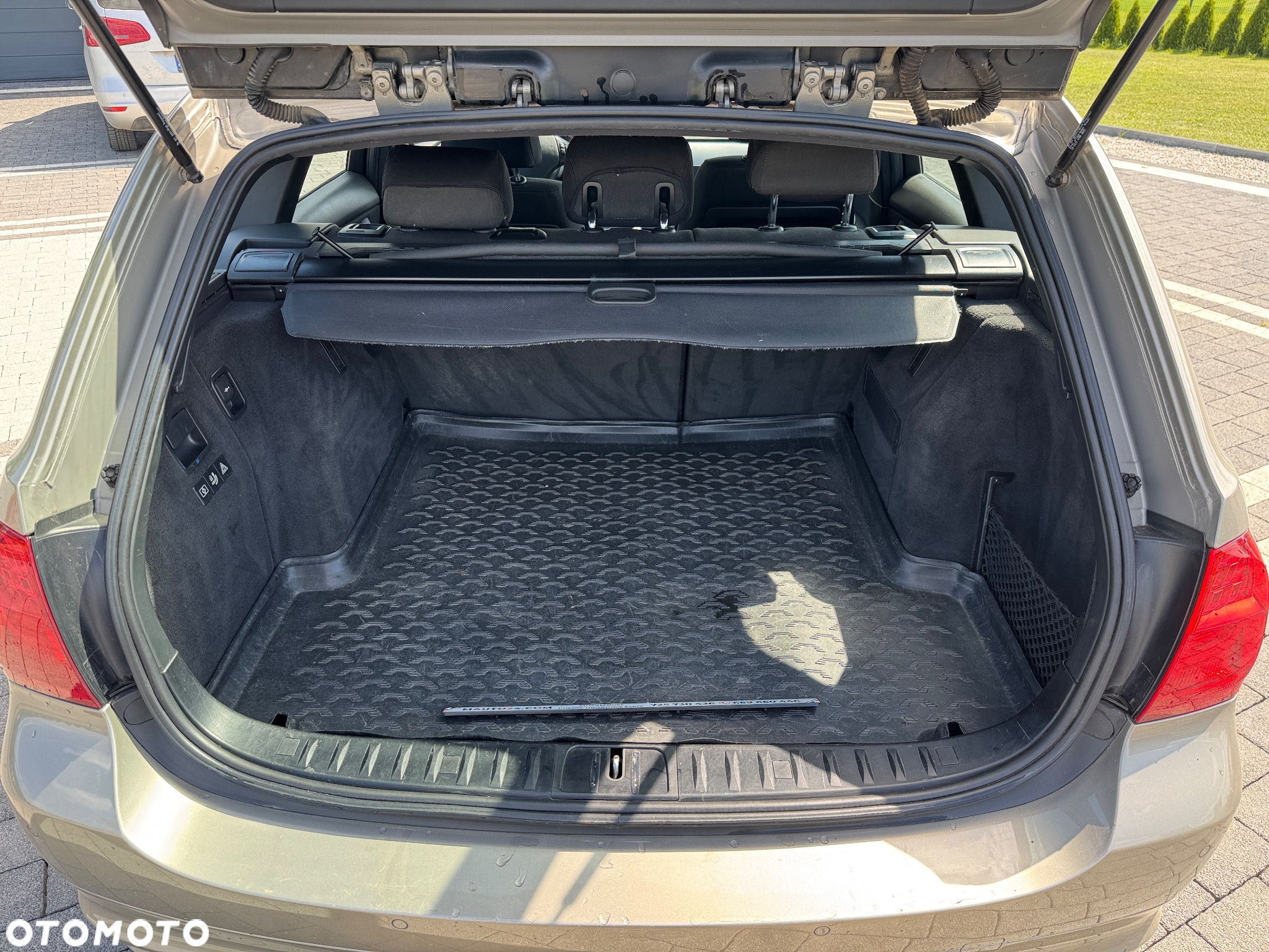 BMW Seria 3 318d DPF Touring Edition Exclusive - 23