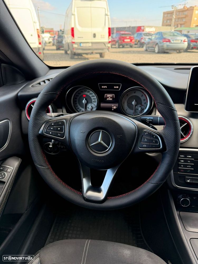 Mercedes-Benz CLA 220 - 25